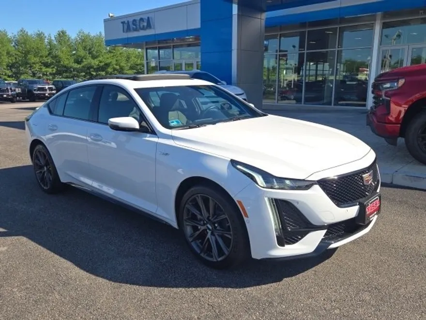 2024 Cadillac CT5 V photo 1
