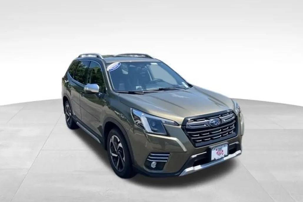 2022 Subaru Forester Touring photo 1