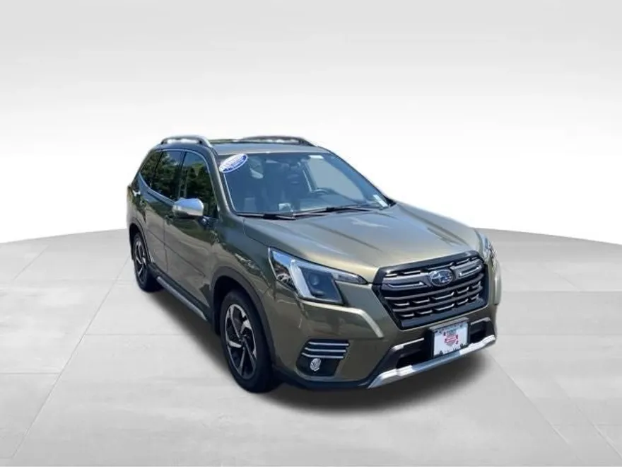 2022 Subaru Forester Touring photo 1