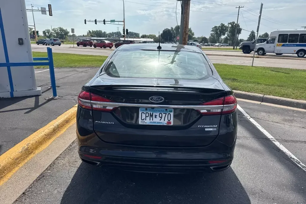 2018 Ford Fusion Titanium photo 1