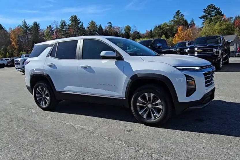 2026 Chevrolet Equinox LT photo 1