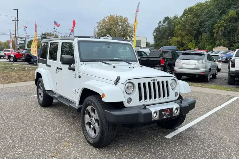 2017 Jeep Wrangler Unlimited Sahara Sport photo 1
