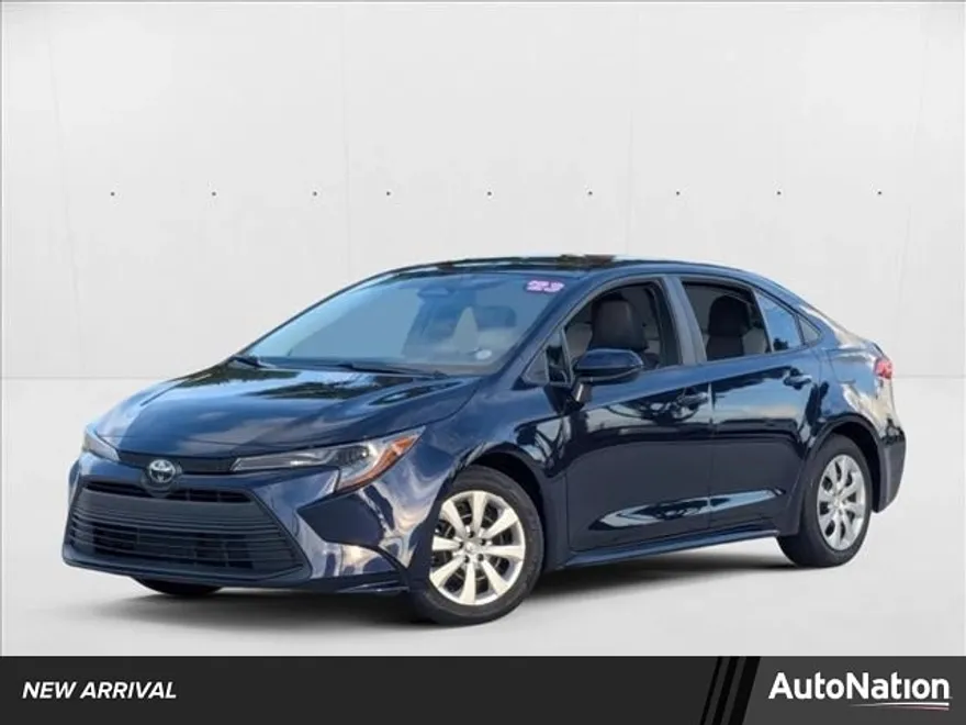 2023 Toyota Corolla LE photo 1
