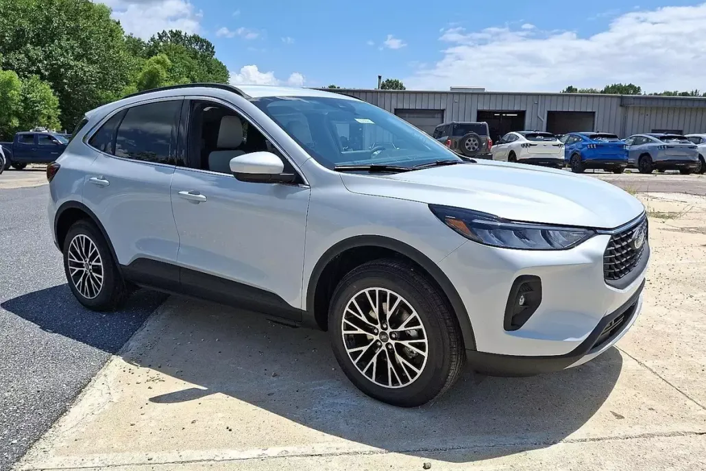 2025 Ford Escape Plug-In Hybrid photo 1