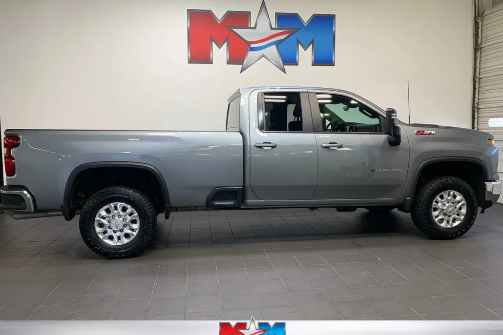 2024 Chevrolet Silverado 2500HD LT photo 1