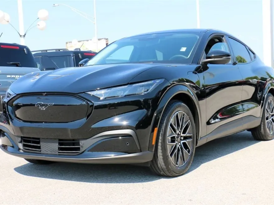 2025 Ford Mustang Mach-E Premium photo 1