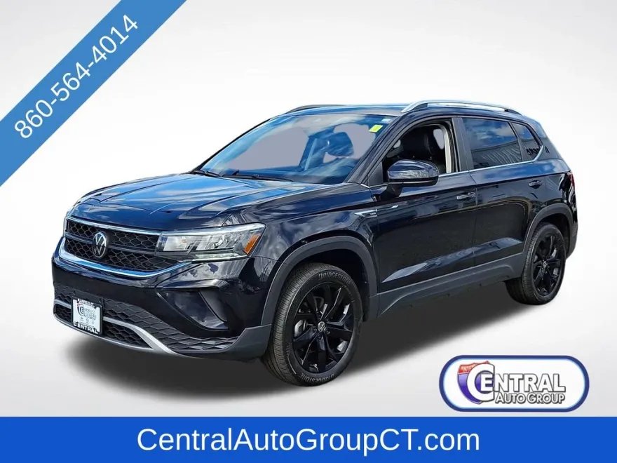2023 Volkswagen Taos SE photo 1