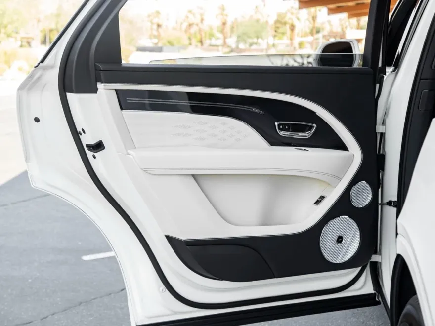 2024 Bentley Bentayga EWB Base photo 18