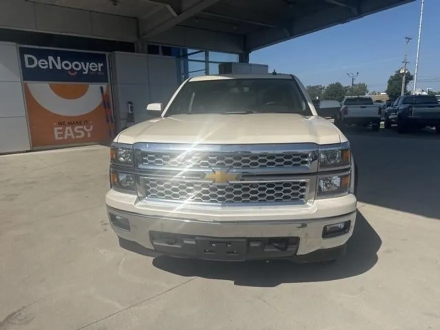 2014 Chevrolet Silverado 1500 LT photo 2