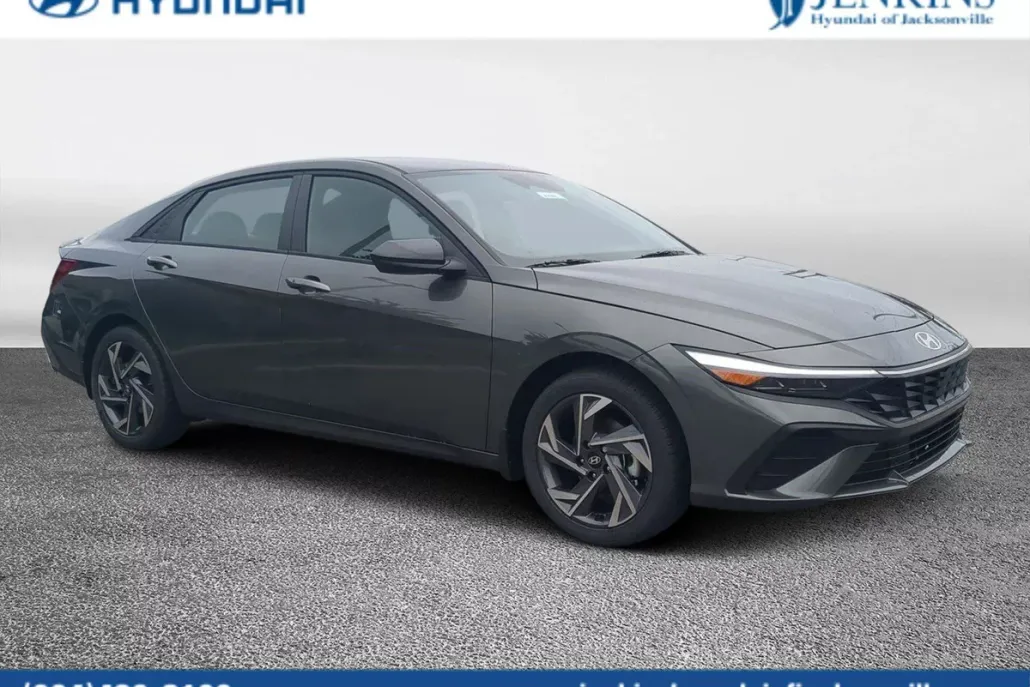 2025 Hyundai Elantra SEL Sport photo 1