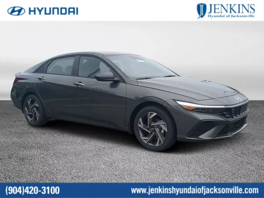 2025 Hyundai Elantra SEL Sport photo 1