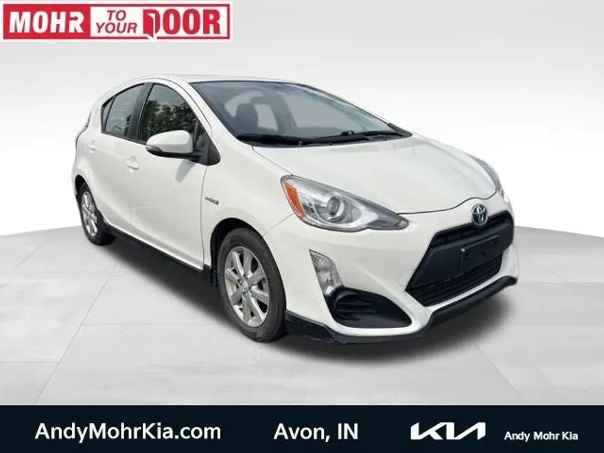 2017 Toyota Prius C Two photo 1