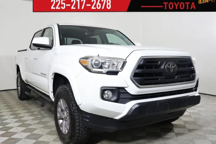 2018 Toyota Tacoma SR5 photo 1