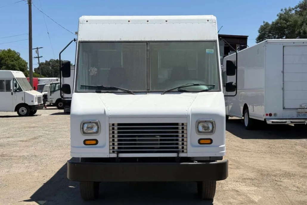 2013 Ford E-350 photo 1