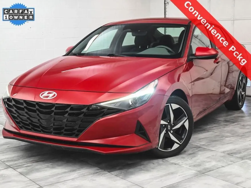 2023 Hyundai Elantra SEL photo 1