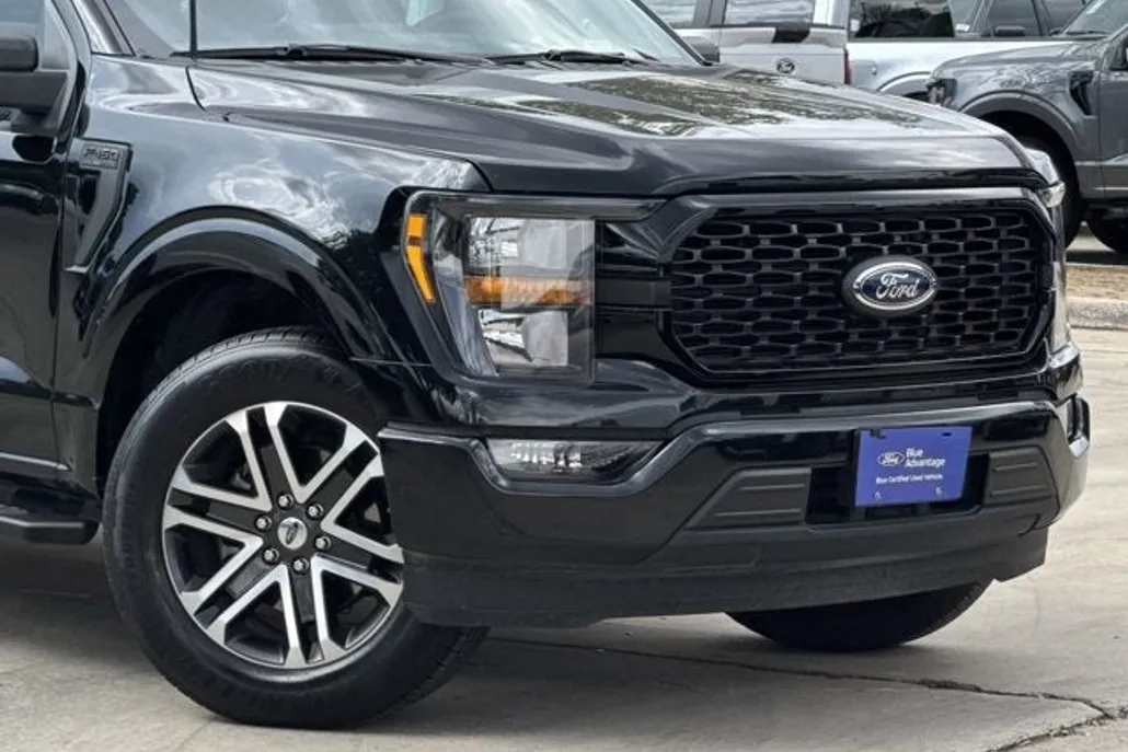 2023 Ford F-150 XL photo 1
