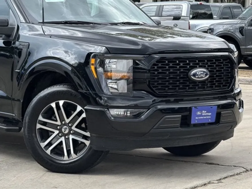 2023 Ford F-150 XL photo 1