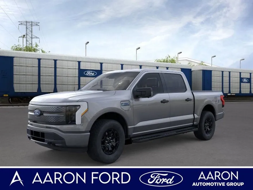 2025 Ford F-150 Lightning XLT photo 1