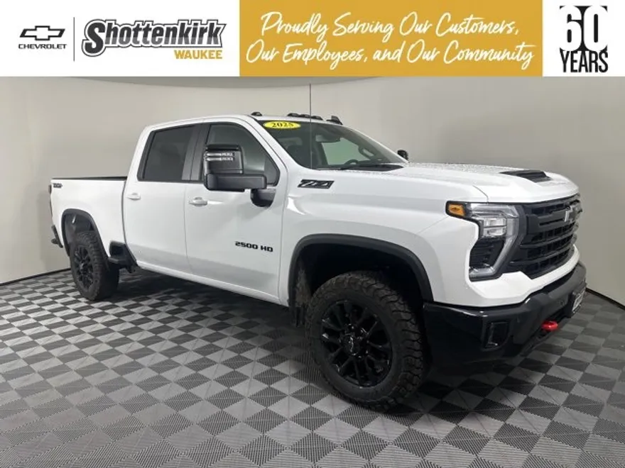 2025 Chevrolet Silverado 2500HD LT photo 1