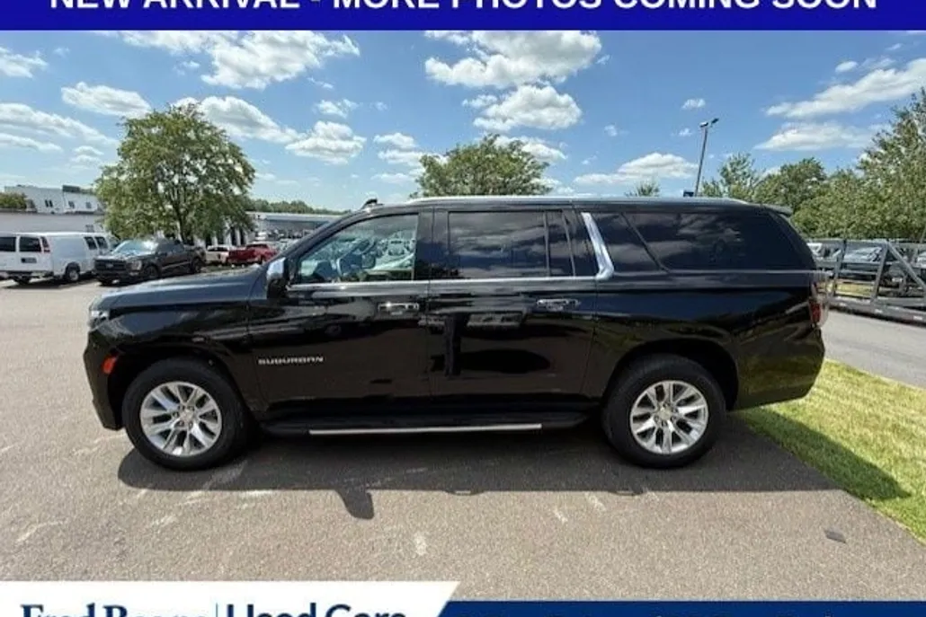 2024 Chevrolet Suburban Premier photo 1