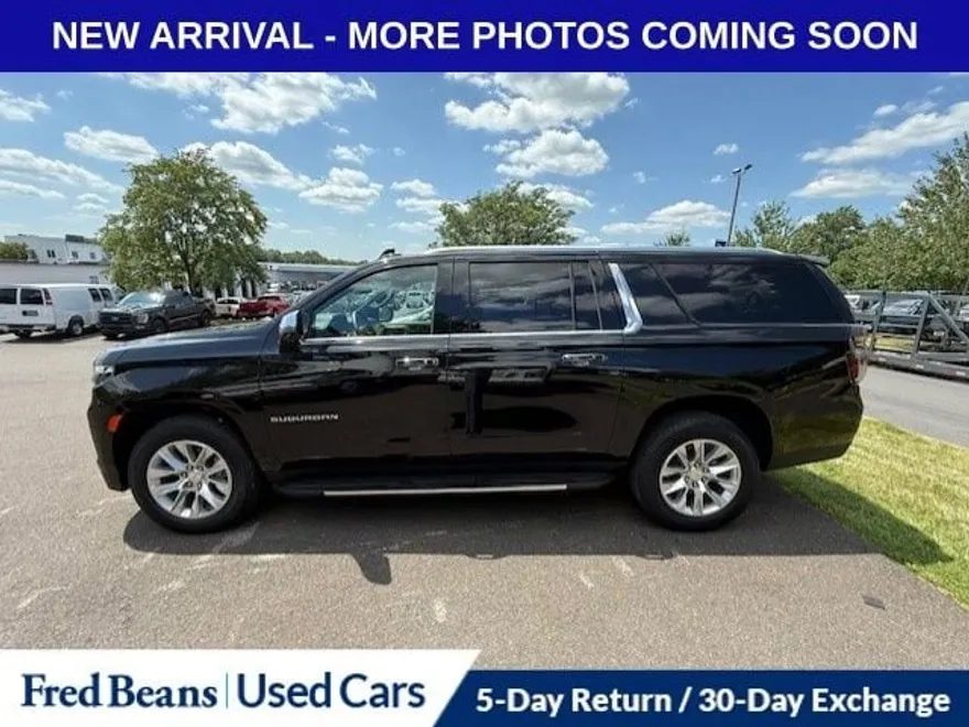 2024 Chevrolet Suburban Premier photo 1