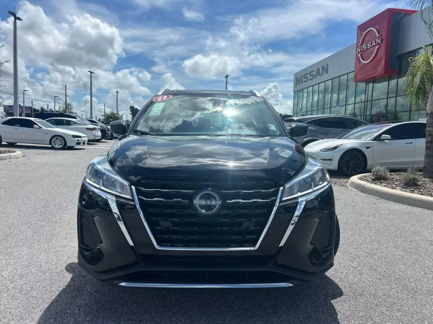 2023 Nissan Kicks SV photo 1
