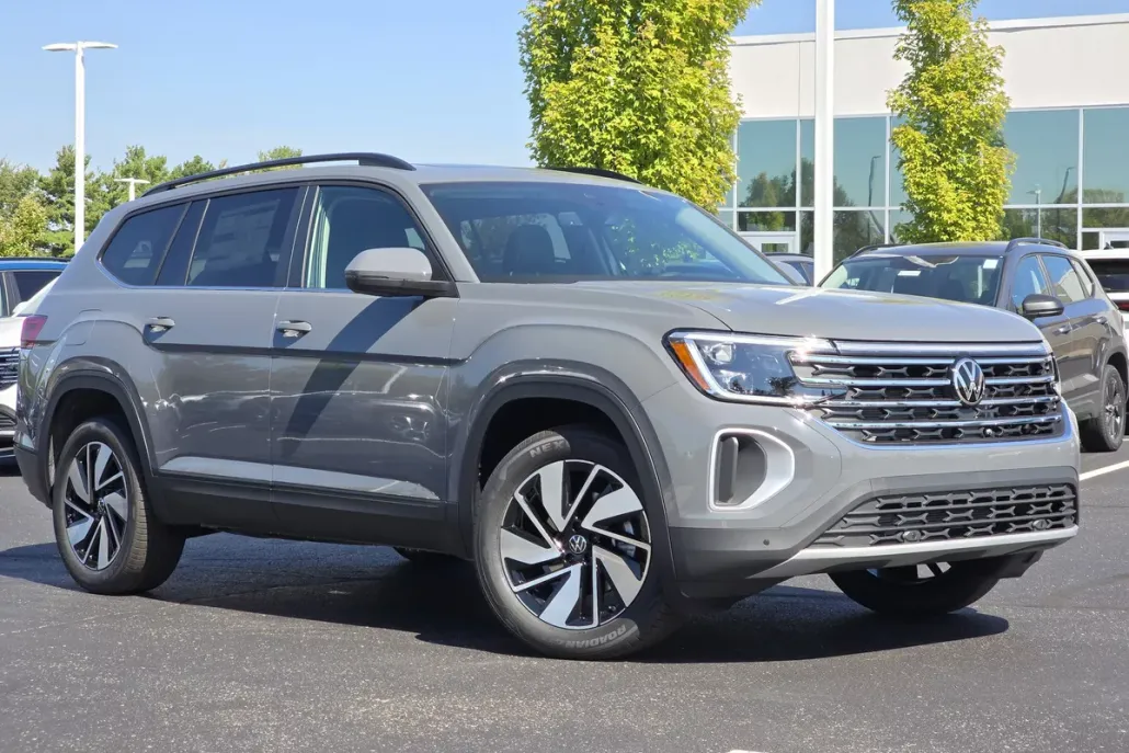 2026 Volkswagen Atlas SE Technology photo 1