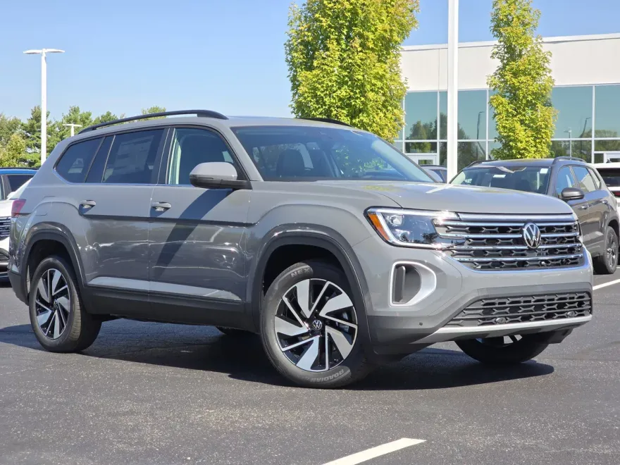 2026 Volkswagen Atlas SE Technology photo 1