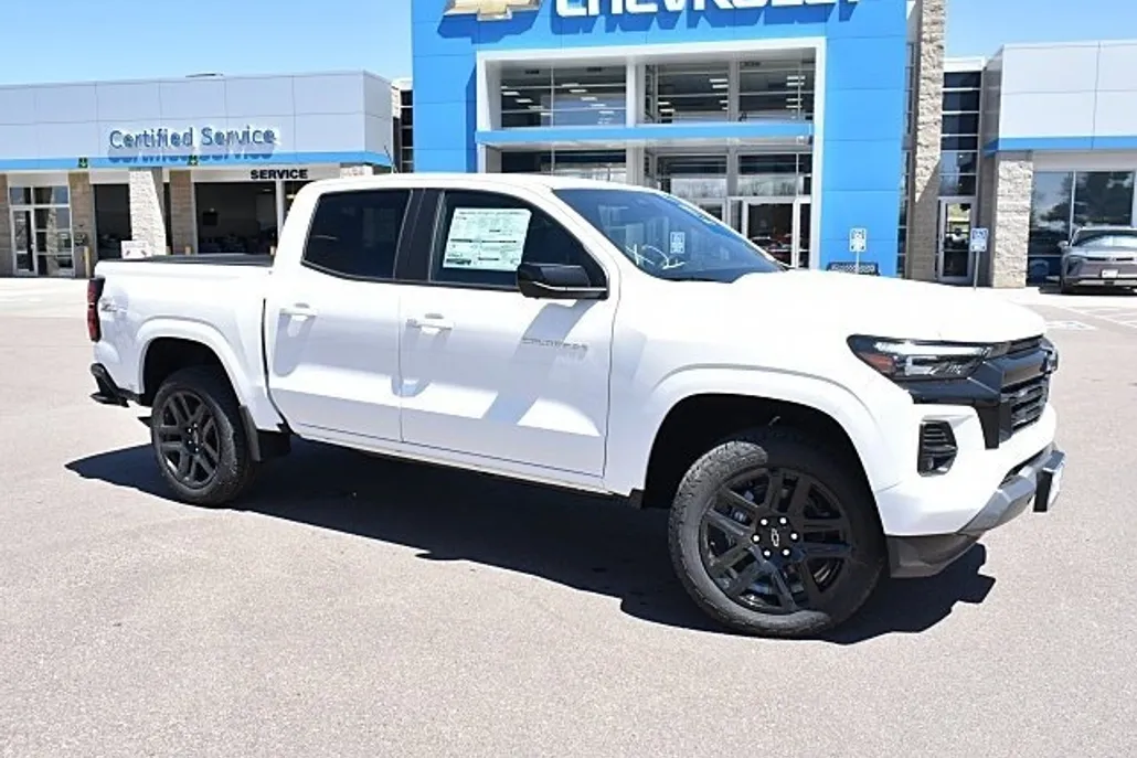 2025 Chevrolet Colorado Z71 photo 1