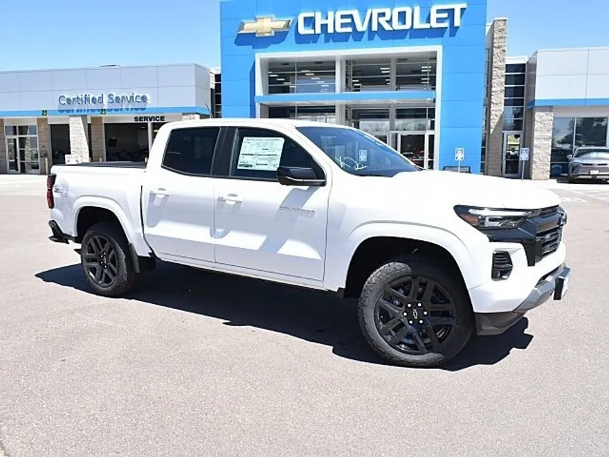 2025 Chevrolet Colorado Z71 photo 1