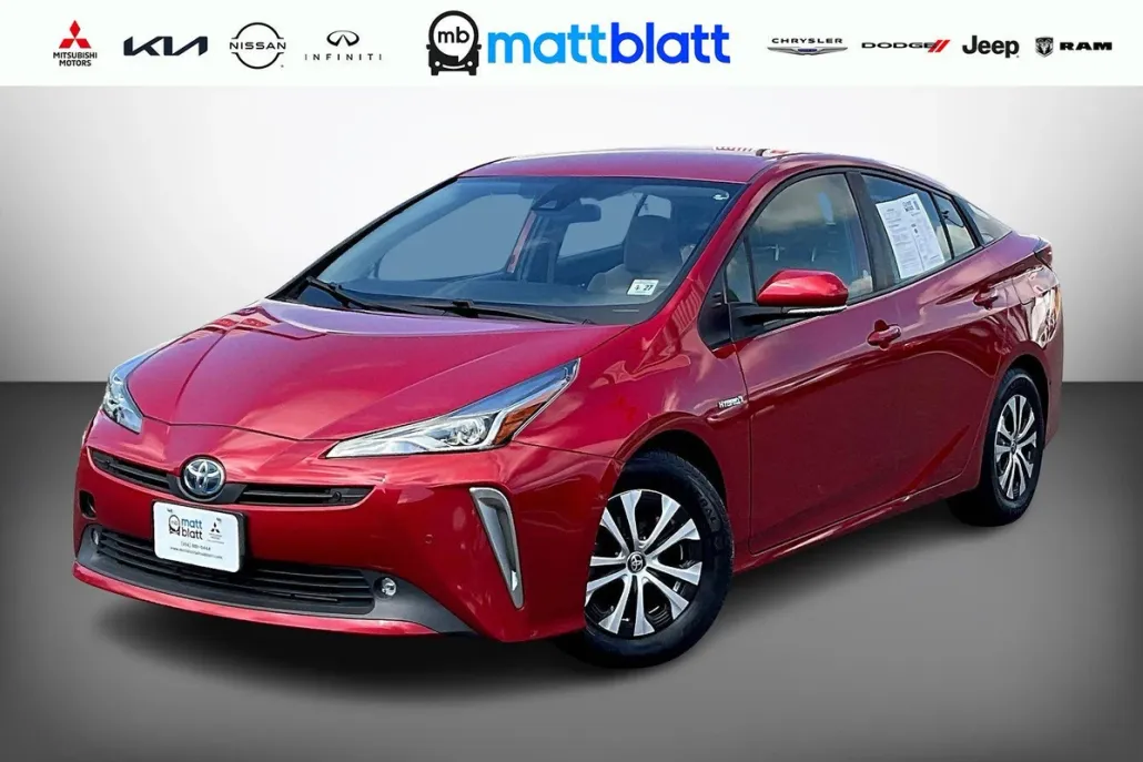 2022 Toyota Prius LE photo 1