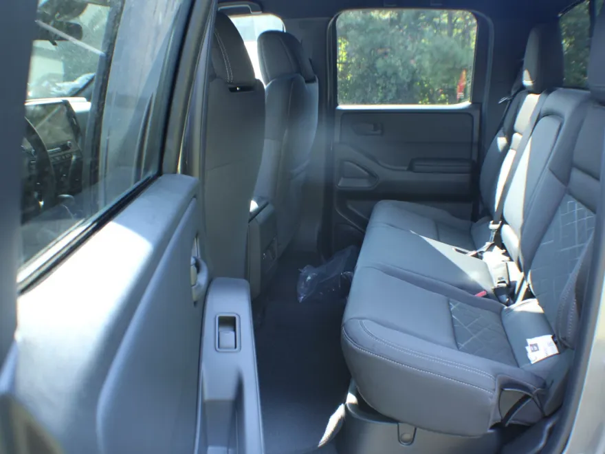 2026 Nissan Frontier SV photo 1