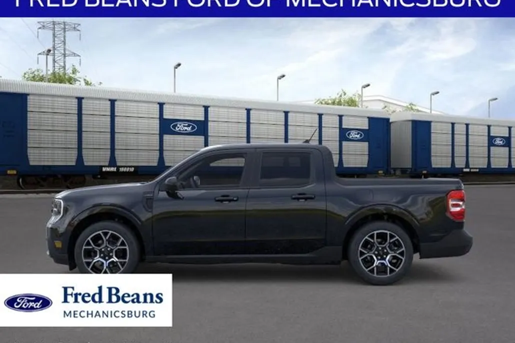 2025 Ford Maverick Lariat photo 1