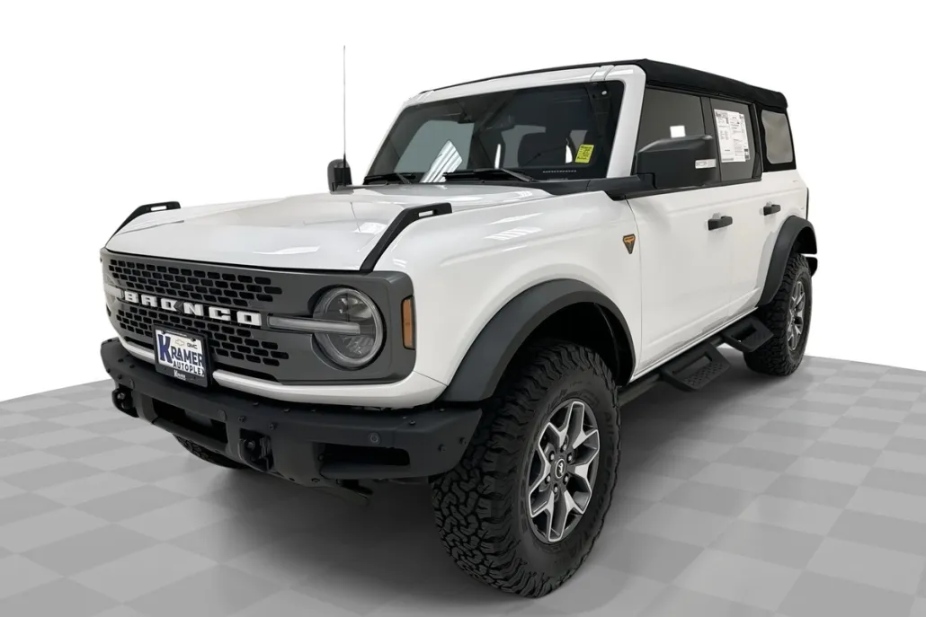 2024 Ford Bronco Badlands photo 1