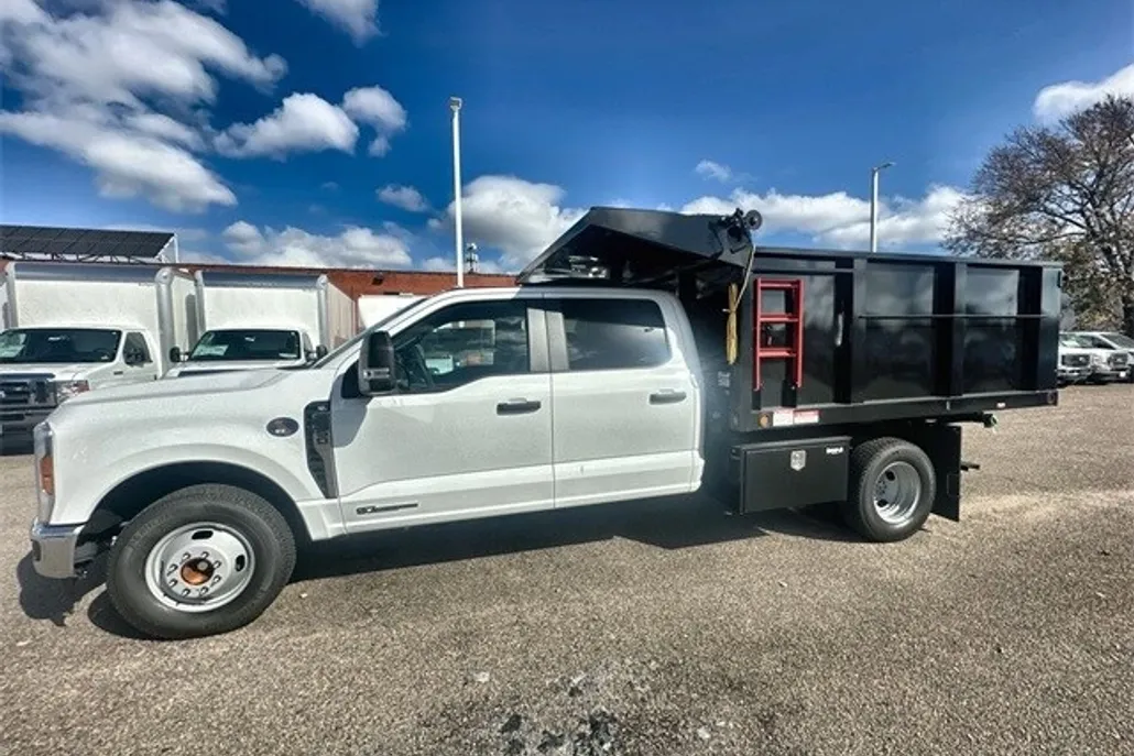 2024 Ford F-350 XL photo 1
