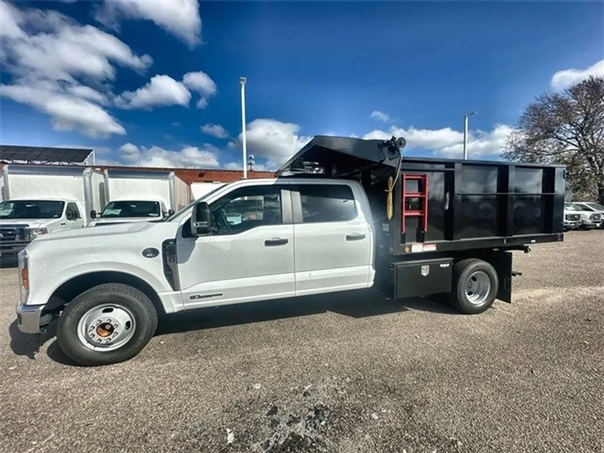 2024 Ford F-350 XL photo 1
