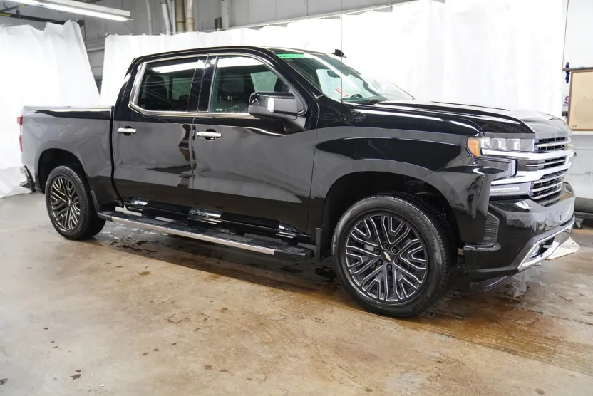 2022 Chevrolet Silverado 1500 High Country photo 1