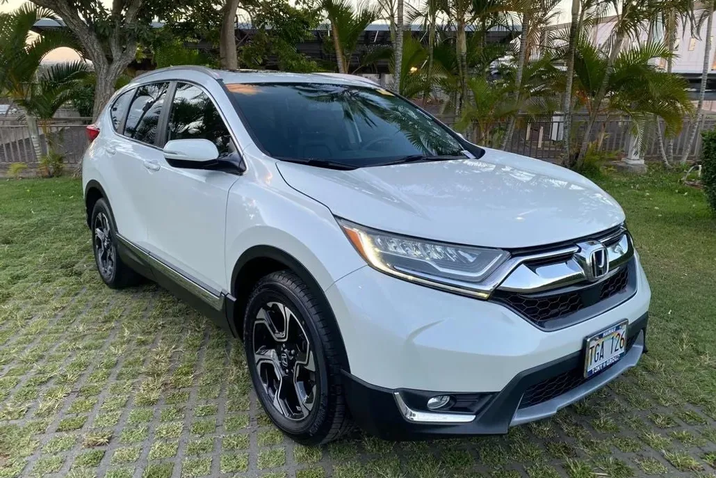 2017 Honda CR-V Touring photo 1