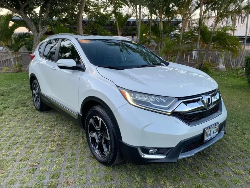 2017 Honda CR-V Touring photo 1