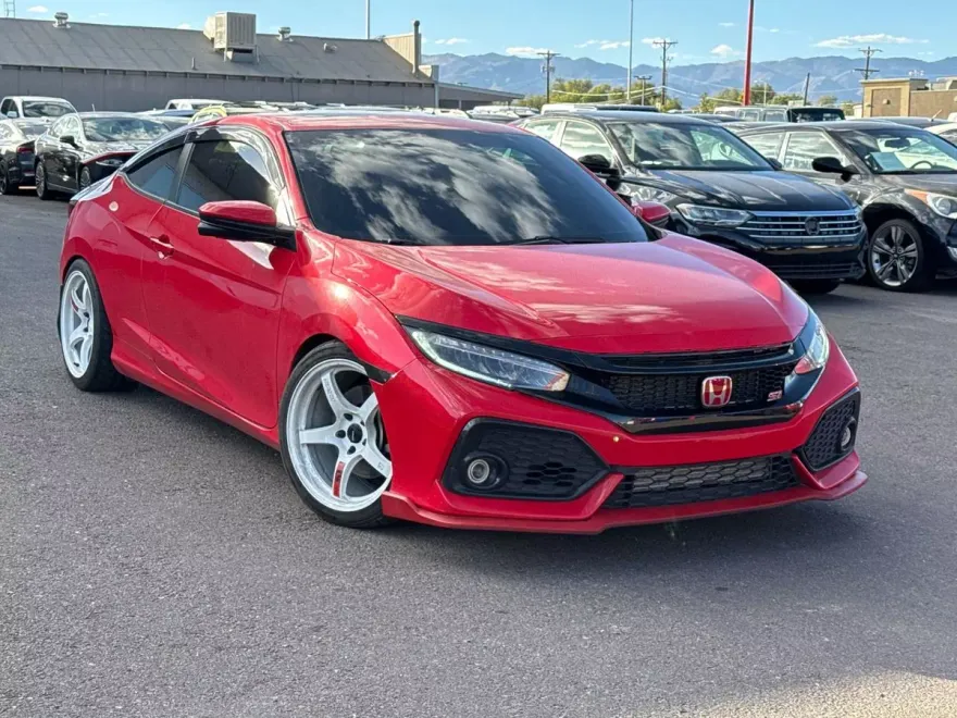 2018 Honda Civic Si photo 1