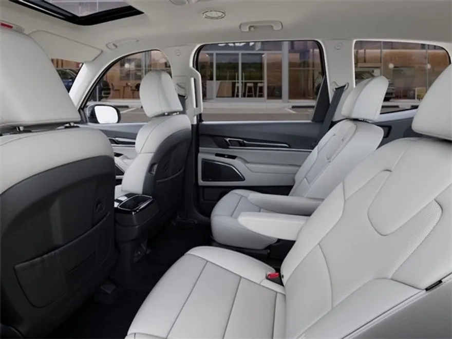 2025 Kia Telluride S photo 18