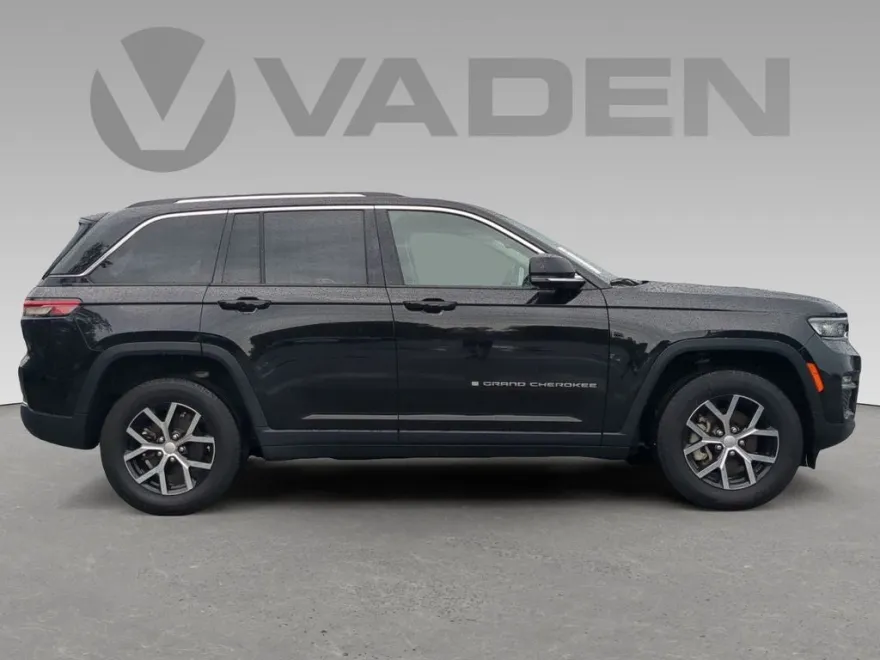 2023 Jeep Grand Cherokee Limited photo 1
