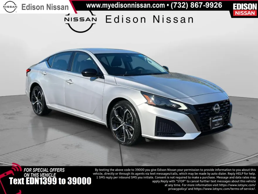 2023 Nissan Altima 2.5 SR photo 1
