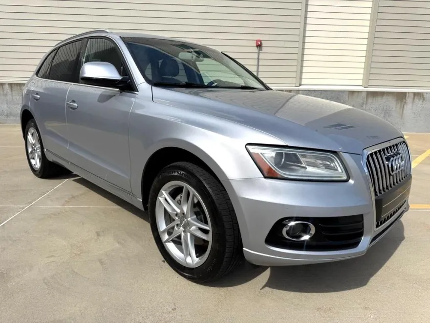 2015 Audi Q5 2.0T Premium photo 1