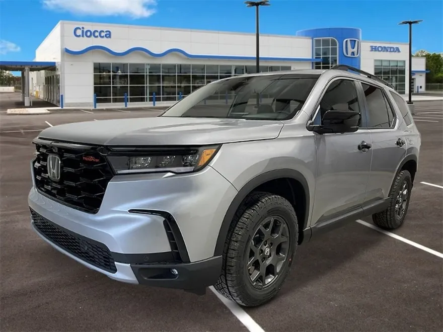 2025 Honda Pilot TrailSport photo 1
