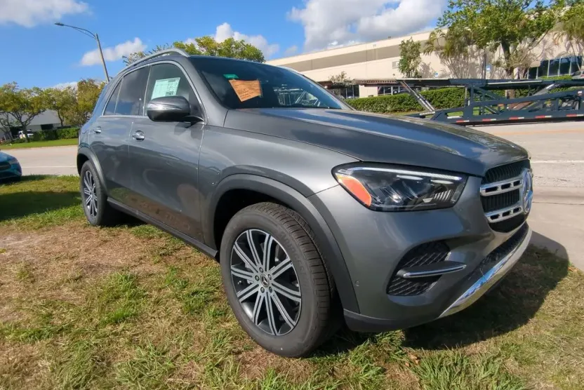2025 Mercedes Benz GLE 4MATIC photo 1