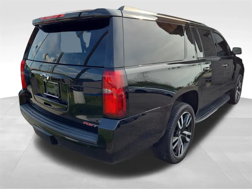 2020 Chevrolet Suburban LT photo 1