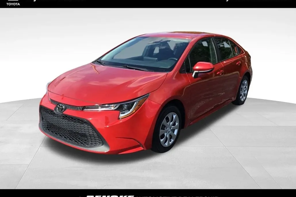 2021 Toyota Corolla LE photo 1