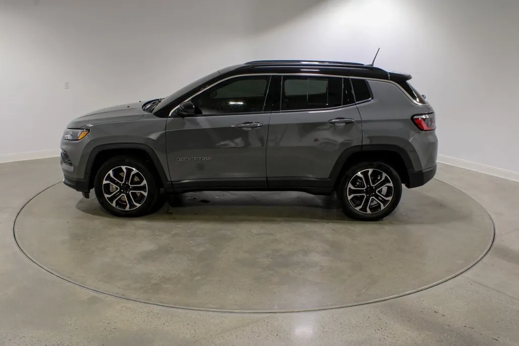 2024 Jeep Compass Limited photo 1