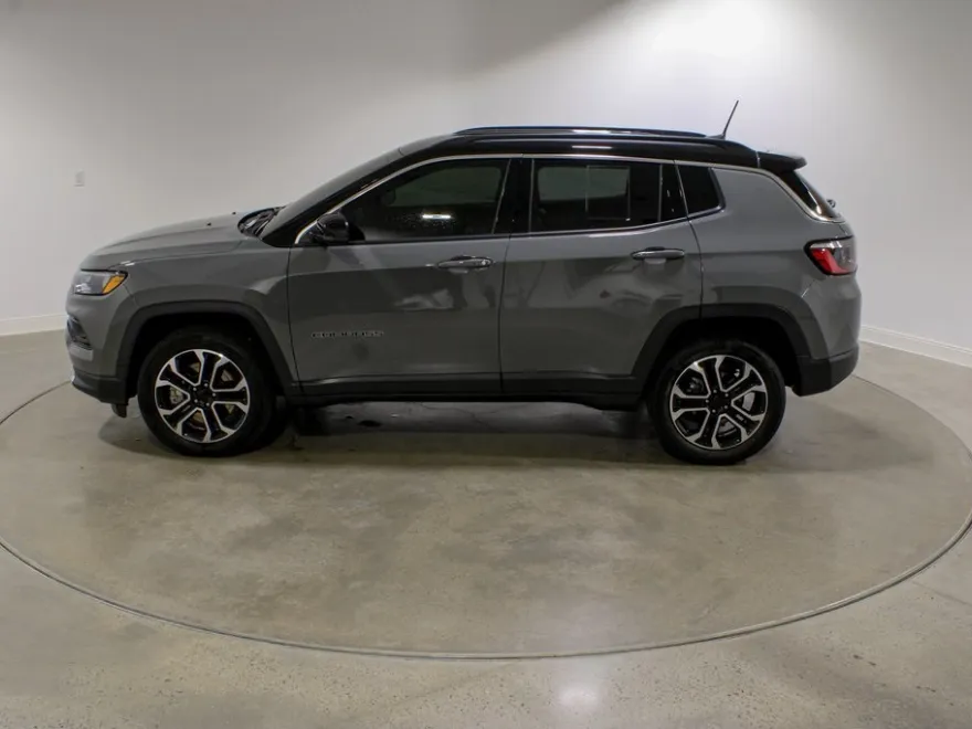 2024 Jeep Compass Limited photo 1